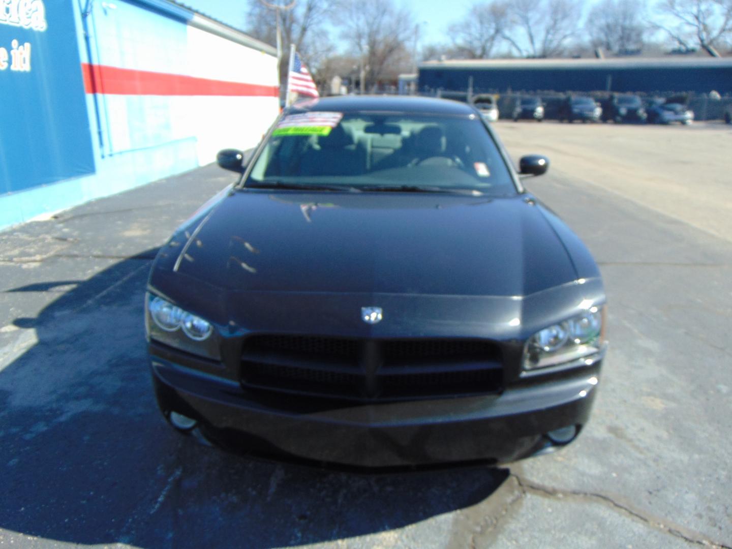 2006 Black Dodge Charger (2B3KA53H36H) with an V8 HEMI 5.7 Liter engine, Automatic transmission, located at 2105 Dixie Hwy, Louisville, KY, 40210, (502) 772-3333, 38.220932, -85.795441 - Photo#3